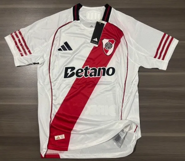 Camiseta River titular